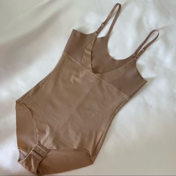 Warner's Other - Warner’s Simply Perfect Shapewear.                            Beige Size Medium